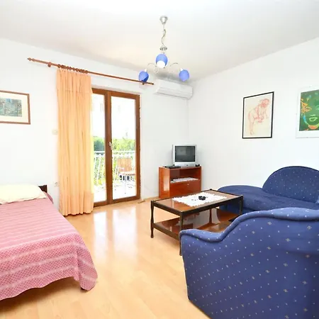Goroslava Apartment