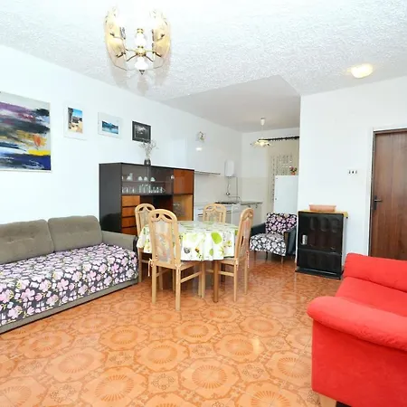 Goroslava Apartment